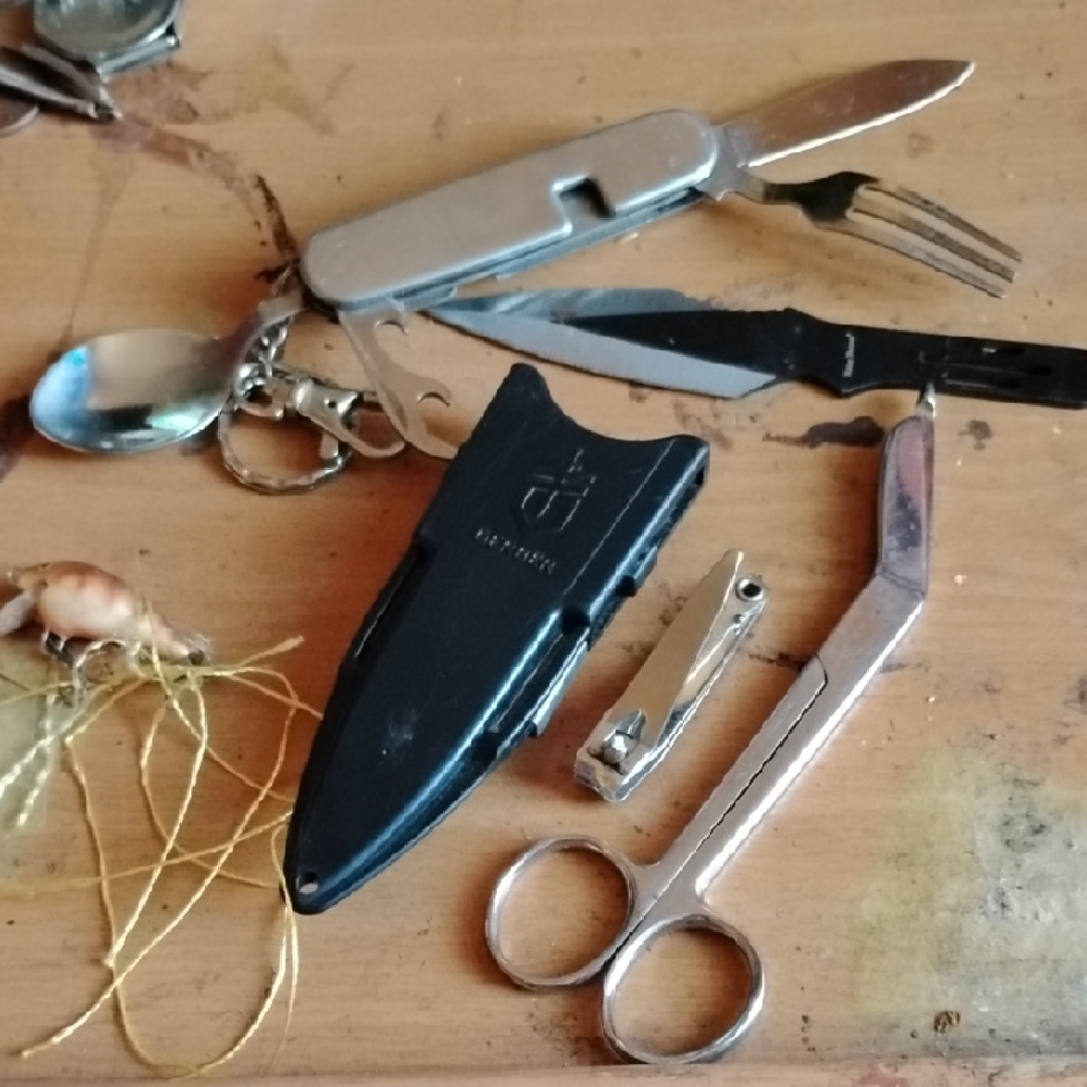 Black Multi-Tool Grooming Kit